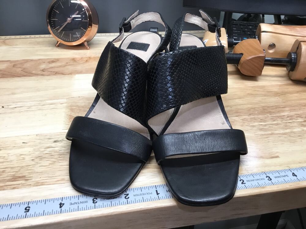 Louise et Cie Quarza Wedge Sandals Women's 7 Black Embossed Leather Slingback